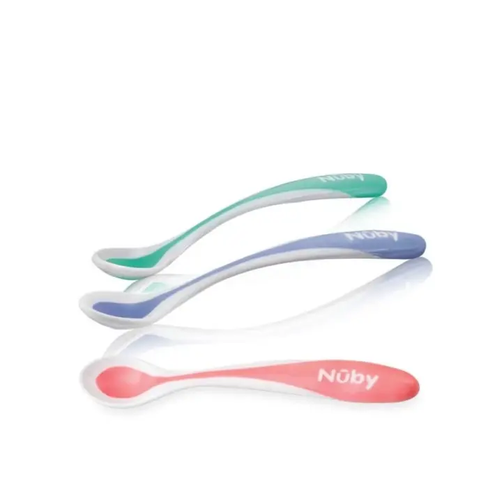 nuby lot de 2 cuilleres thermosensibles avec bord doux en tpe 4 mois ref id5277